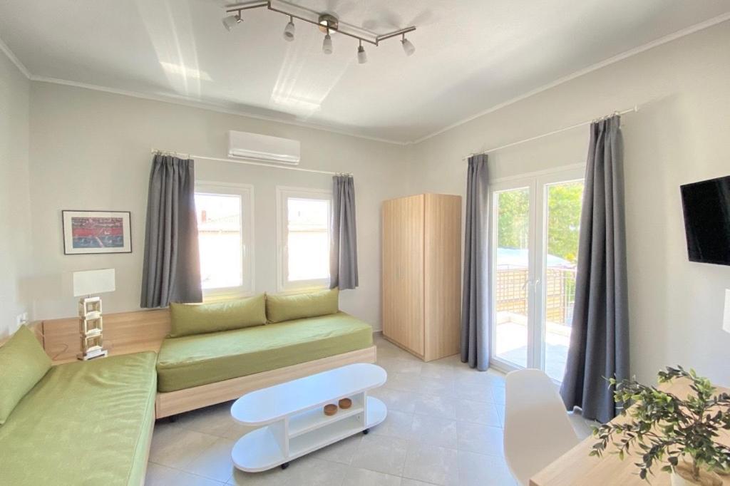 Mageiras Boutique Hotel Афитос Екстериор снимка