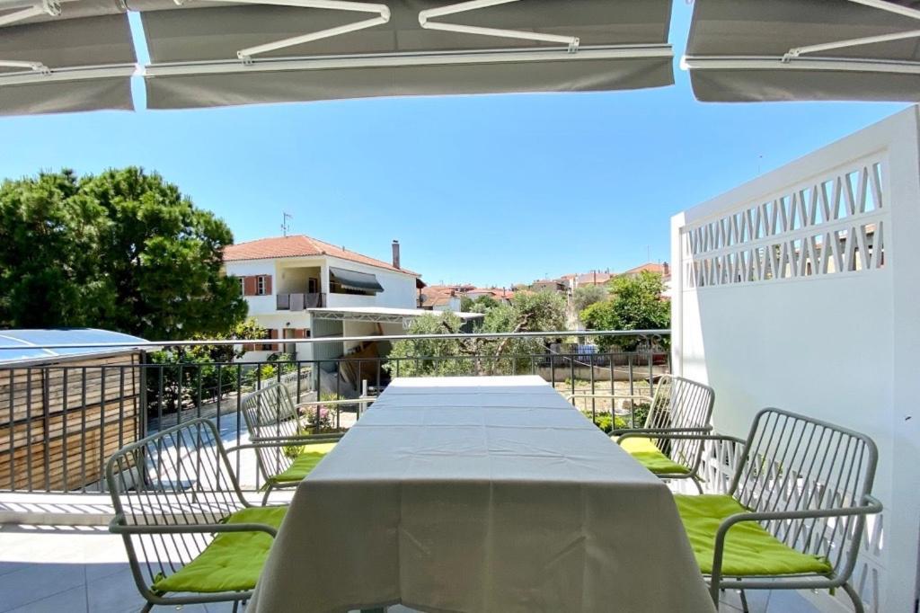 Mageiras Boutique Hotel Афитос Екстериор снимка