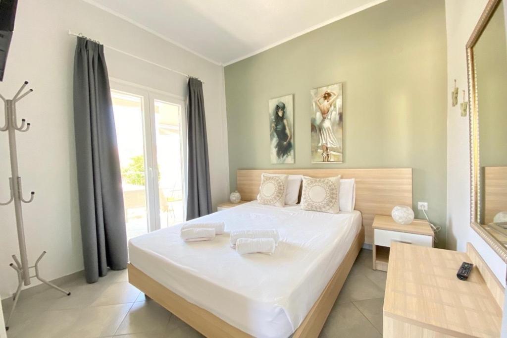Mageiras Boutique Hotel Афитос Екстериор снимка